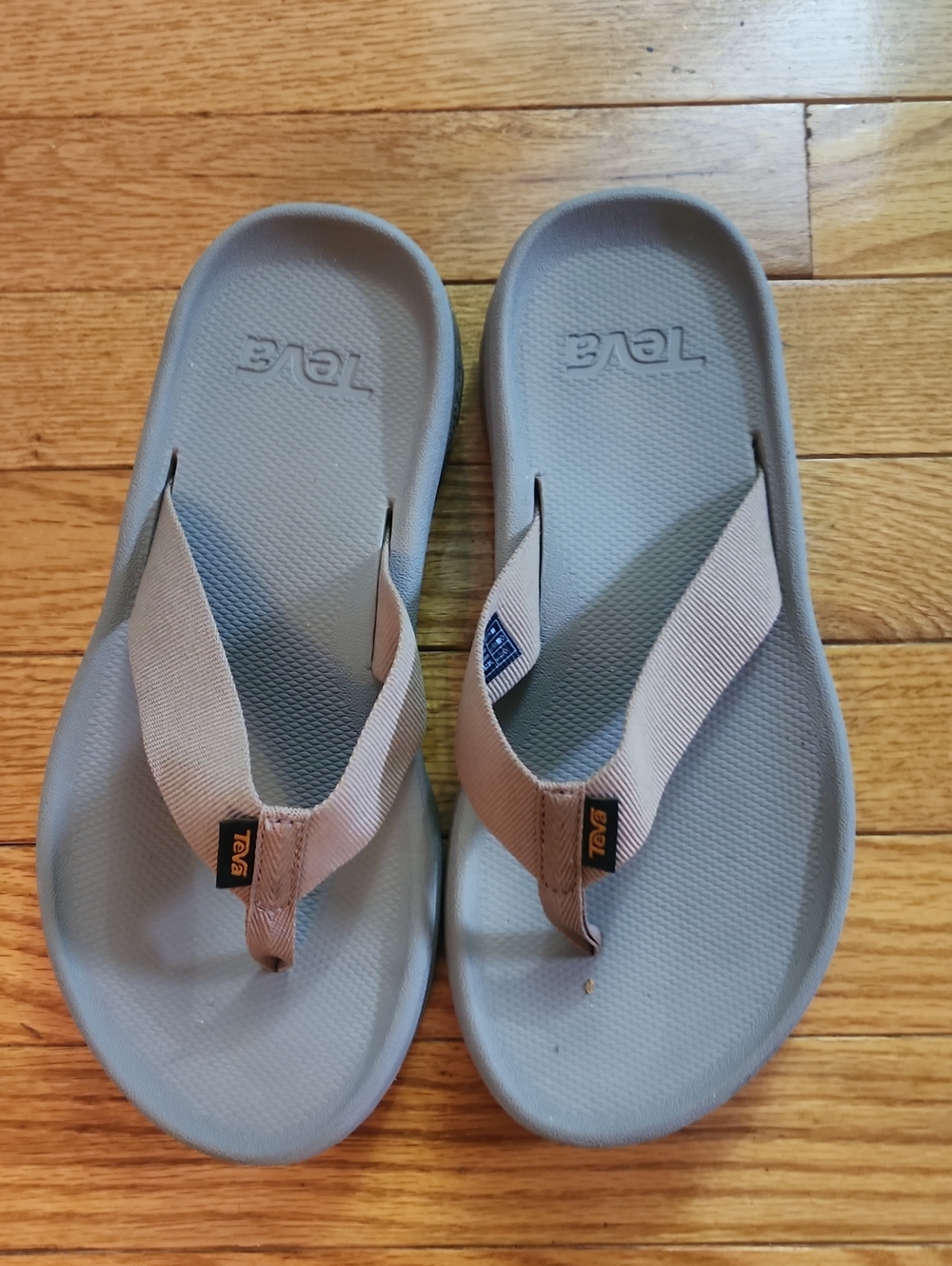Teva Hrdratrek Tiger Eye Color Flip-Flop Sandals